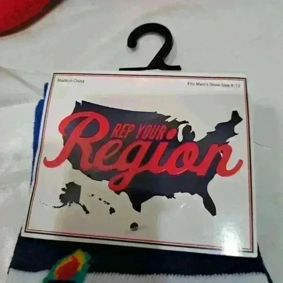 Three pairs of "Big Apple" socks, Men's sz 8-12 - Picture 3 of 4